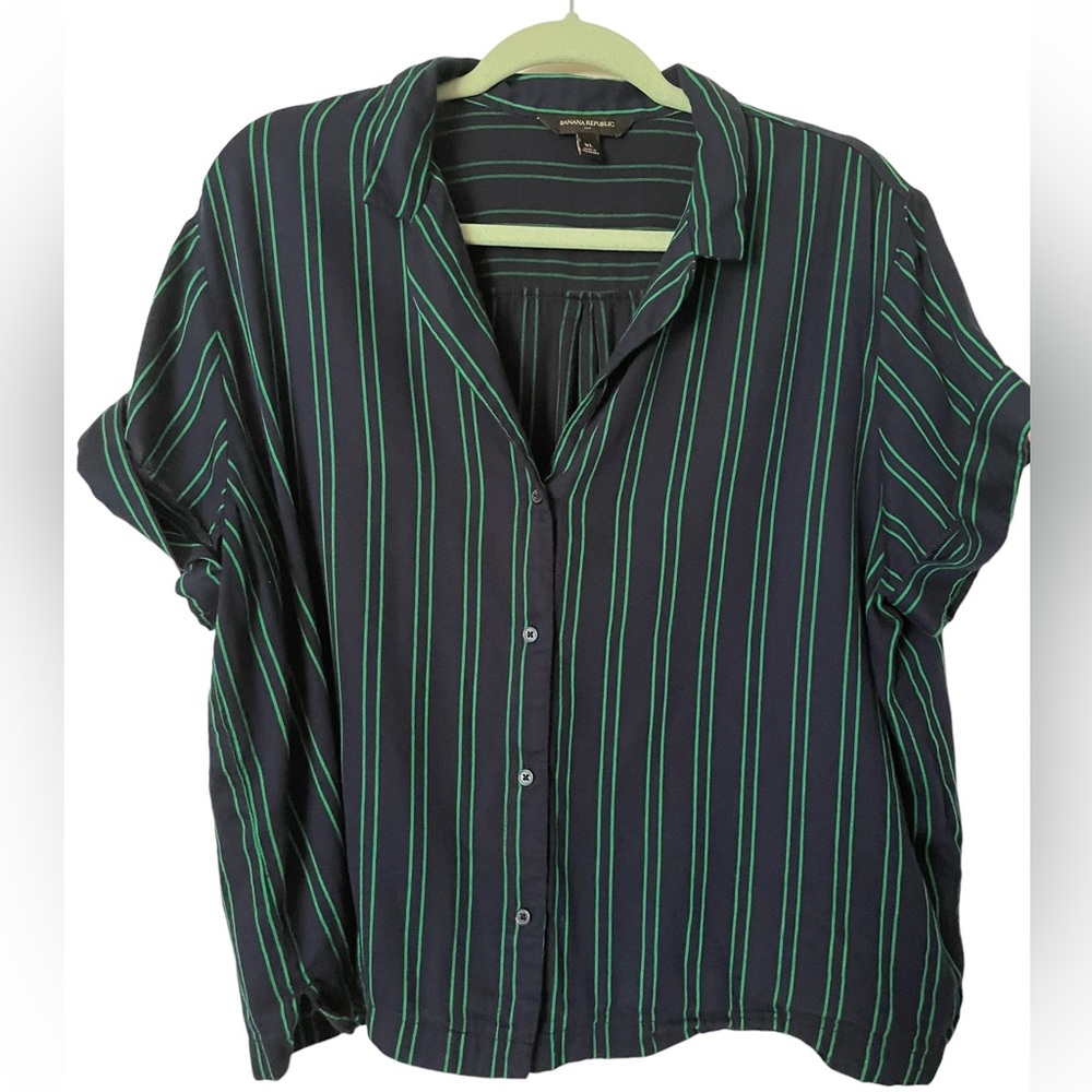 Banana Republic Factory Short Sleeved Blouse XL Extra Large Navy/Green Stripe